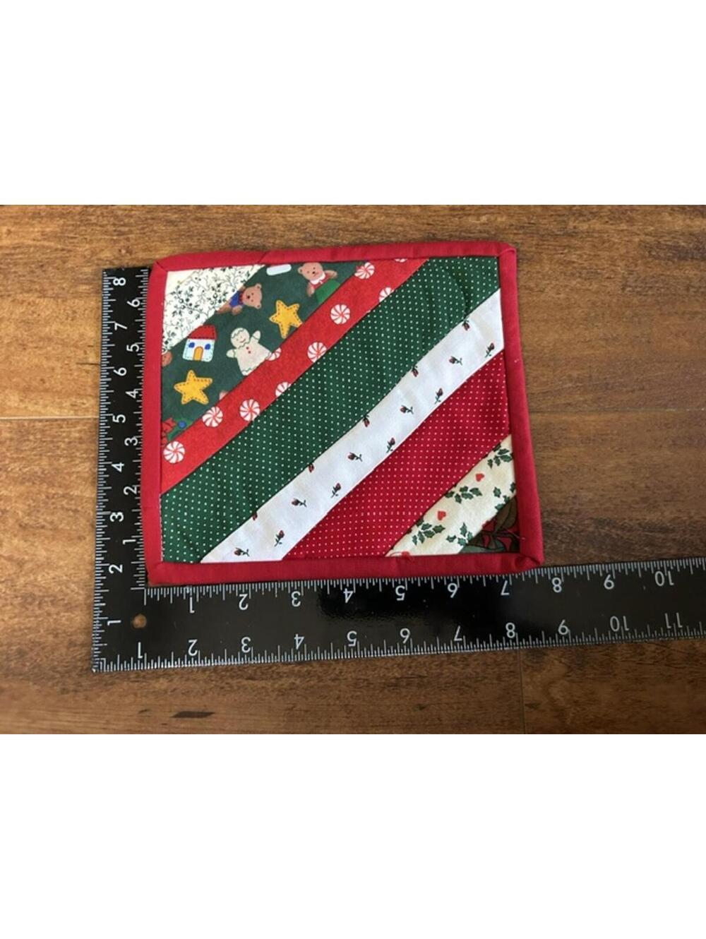 Set of 3 Handmade Christmas Patchwork Quilted Potholders - Picture 4 of 4